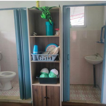 Mak Homestay Upstairs With 5 Bedrooms Kampong Kundassan Екстериор снимка