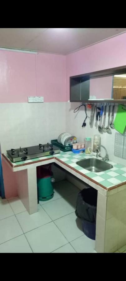 Mak Homestay Upstairs With 5 Bedrooms Kampong Kundassan Екстериор снимка