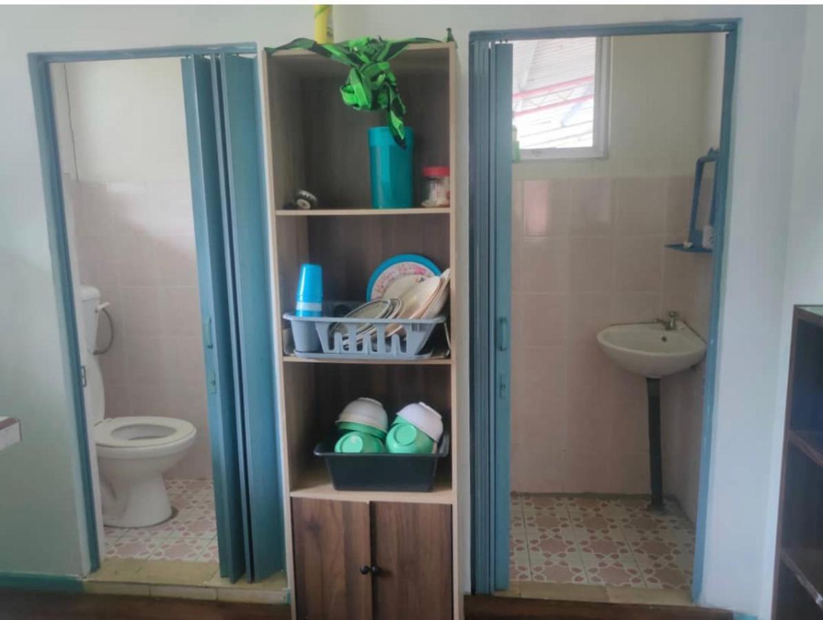 Mak Homestay Upstairs With 5 Bedrooms Kampong Kundassan Екстериор снимка